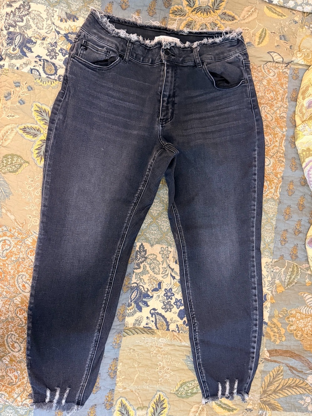 KanCan Skinny Jeans — Light Charcoal with Frayed Ankles